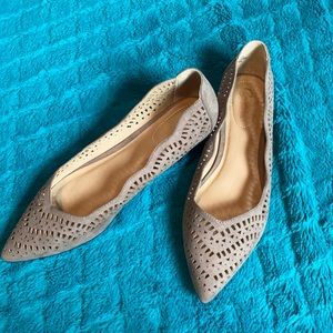 Adorable Taupe grey flats!